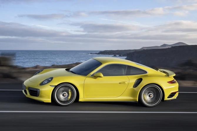 Представлены модифицированные Porsche 911 Turbo и Turbo S