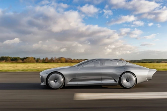 Mercedes-Benz поделился новыми фотографиями сверкающего концепта IAA