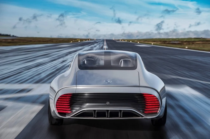 Mercedes-Benz поделился новыми фотографиями сверкающего концепта IAA