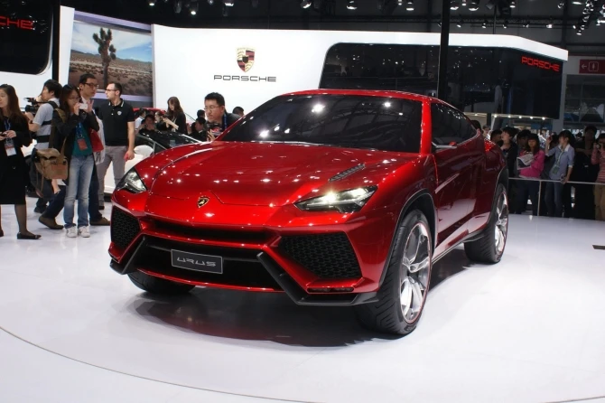 Компания Lamborghini рассказала о своем новом кроссовере Urus