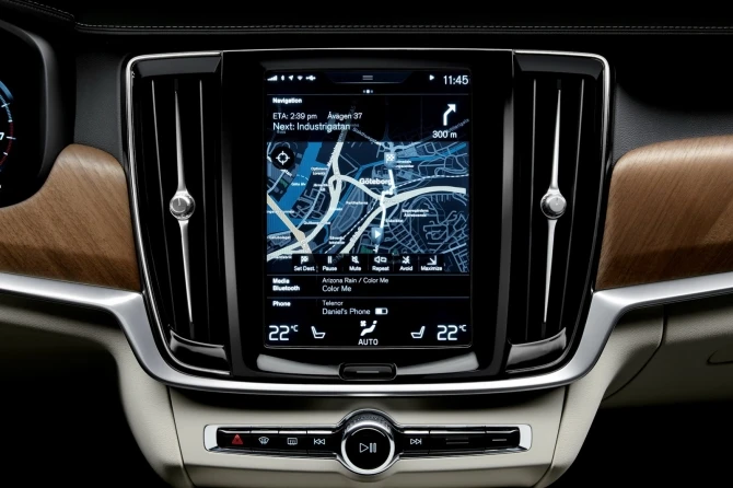 В сети появилась первая галерея нового Volvo S90