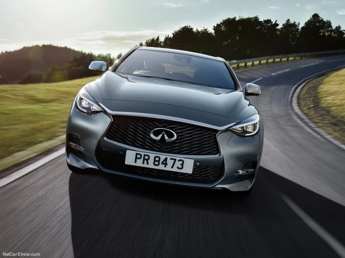 На британском заводе стартовало производство Infiniti Q30
