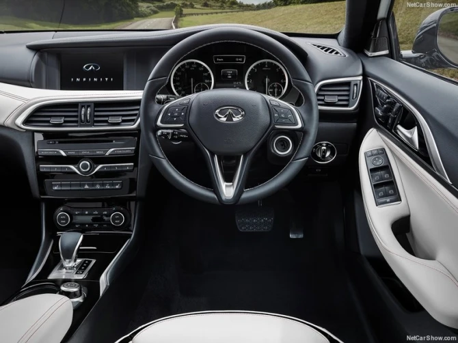 На британском заводе стартовало производство Infiniti Q30