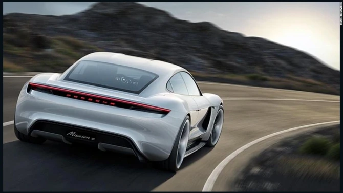 Porsche начнет серийное производство своего электрокара (видео)