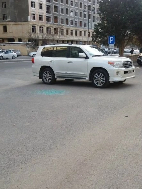 В Баку совершено  нападение на автостоянку