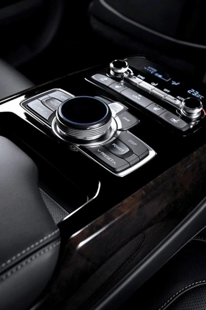 Hyundai показала первый седан премиальной линейки Genesis (видео)