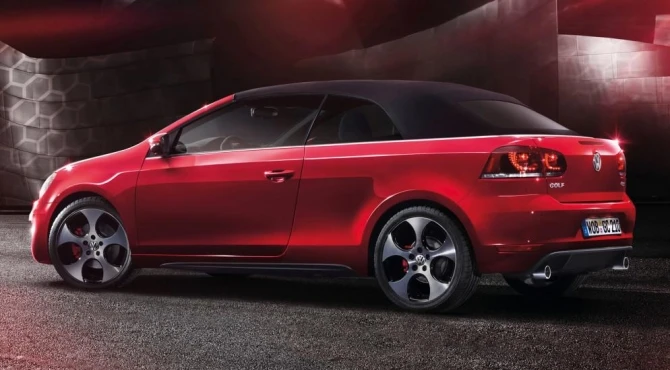 Volkswagen представил обновленный кабриолет Golf GTI Cabriolet