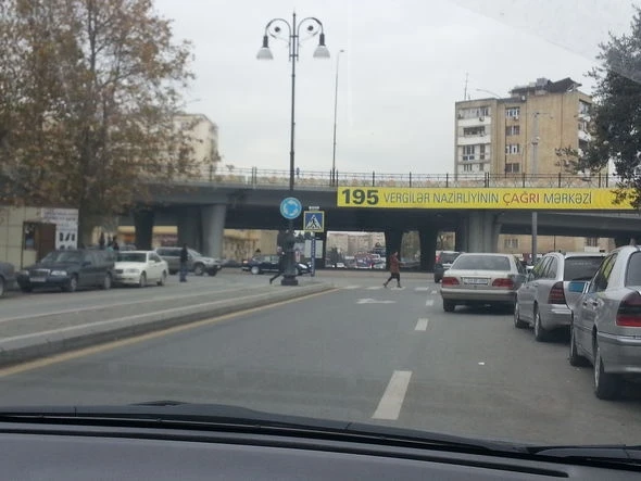 ЦИУТ предложил переорганизовать дорожное движение в Баку по-своему