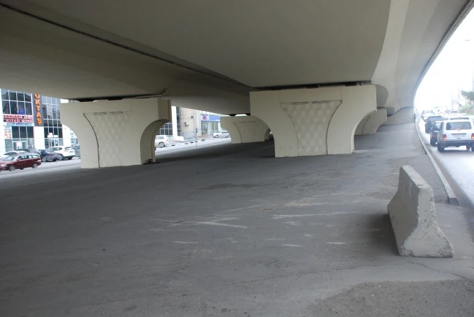 В Баку ликвидированы очередные парковки в особо опасных местах