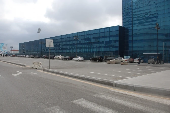 В Баку ликвидированы очередные парковки в особо опасных местах