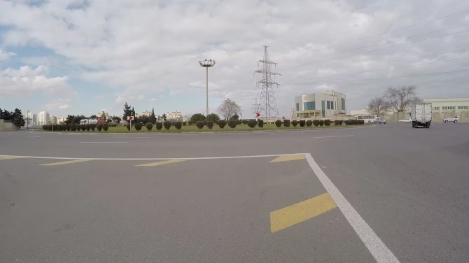 В Баку полностью завершена реконструкция одной из столичных улиц (видео)