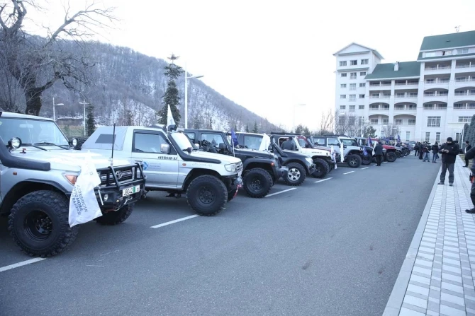 В Габале прошла гонка на внедорожниках при поддержке АФА (видео)