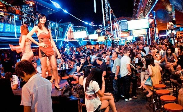 Bu şəhərin gecə həyatı dillər əzbəridir (FOTO)