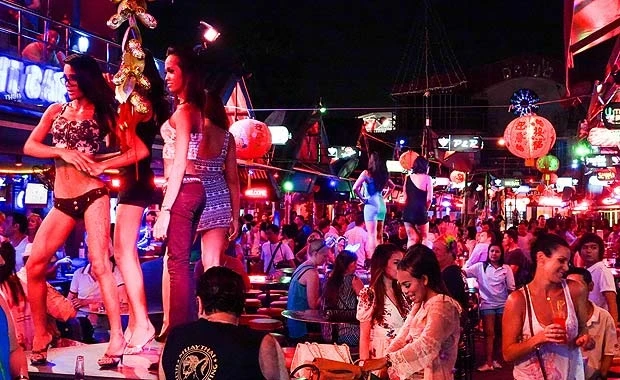 Bu şəhərin gecə həyatı dillər əzbəridir (FOTO)
