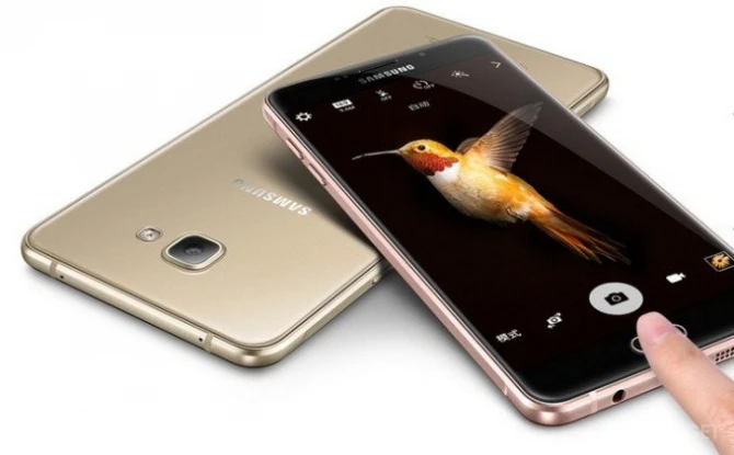 Samsung анонсировала самый крупный смартфон