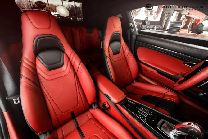 Тюнеры Carlex Design преобразили салон Porsche 911 Carrera 4S