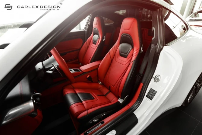 Тюнеры Carlex Design преобразили салон Porsche 911 Carrera 4S