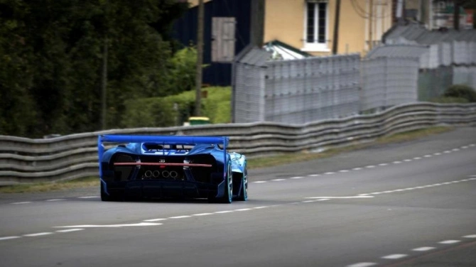 Вспоминаем легенды года: 2016 Bugatti Vision Gran Turismo (видео)