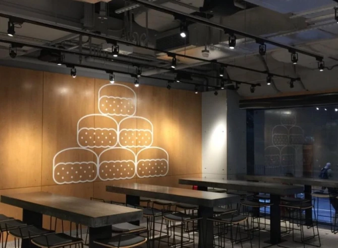 Фоторепортаж: как выглядит McDonald's Next в Гонконге