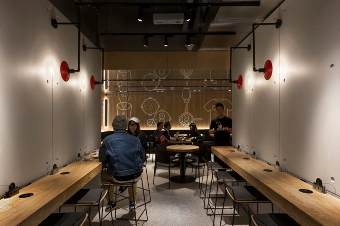 Фоторепортаж: как выглядит McDonald's Next в Гонконге