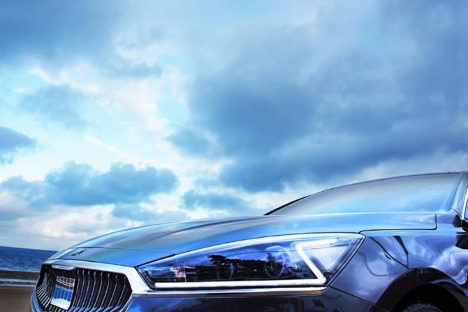 Kia показала стильные фотографии нового седана Cadenza