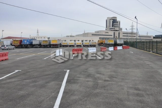 Автомобили из регионов просачиваются в Баку, или Что происходит на пригородных стоянках