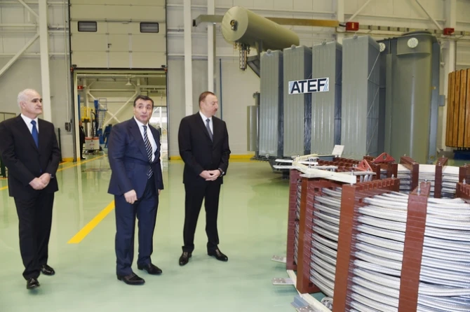 Ильхам Алиев на открытии завода по производству трансформаторов в Баку