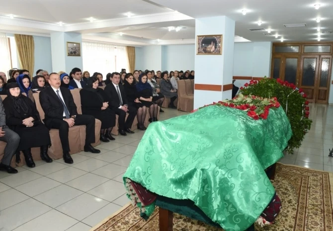 Президент Азербайджана принял участие в прощальной церемонии с Зелимханом Ягубом