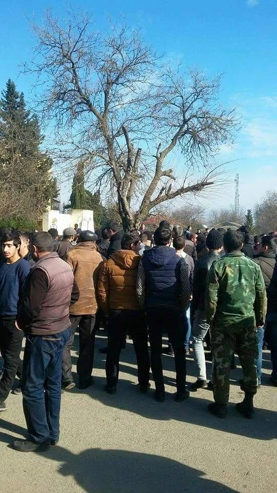 В Лянкяране проходит акция протеста против подорожания (видео)