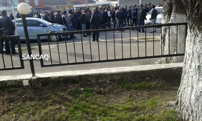 В Лянкяране проходит акция протеста против подорожания (видео)