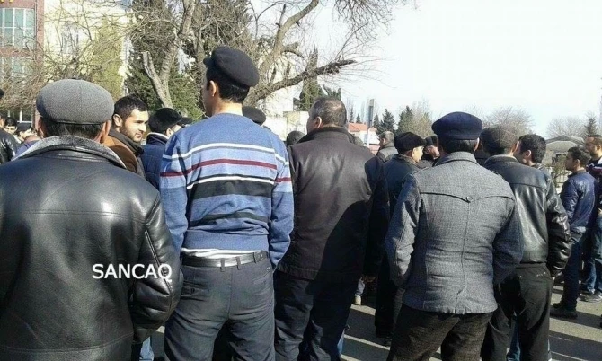 В Лянкяране проходит акция протеста против подорожания (видео)