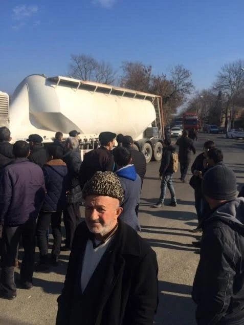 В Лянкяране проходит акция протеста против подорожания (видео)