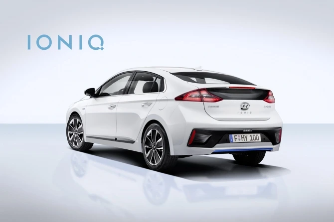 Hyundai официально рассекретила новый автомобиль Ioniq