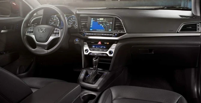Hyundai озвучила стоимость нового седана Elantra