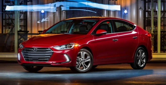 Hyundai озвучила стоимость нового седана Elantra