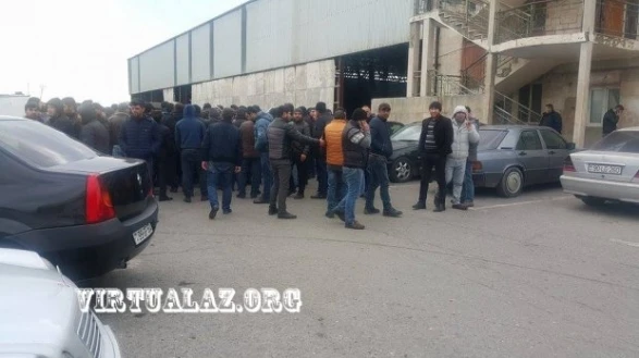 Акция протеста на рынке запчастей в Баку