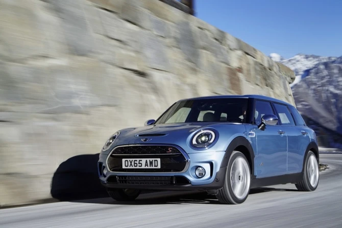 MINI представила универсал Clubman с системой полного привода