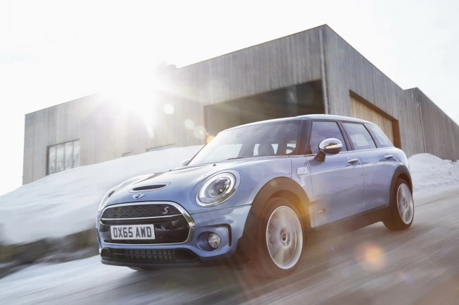 MINI представила универсал Clubman с системой полного привода