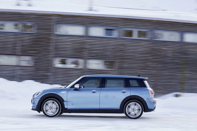 MINI представила универсал Clubman с системой полного привода
