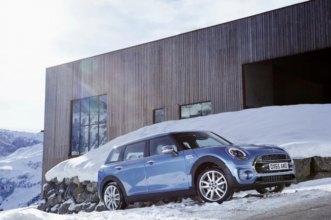 MINI представила универсал Clubman с системой полного привода