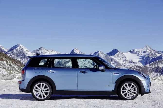 MINI представила универсал Clubman с системой полного привода