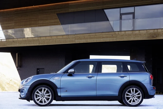 MINI представила универсал Clubman с системой полного привода
