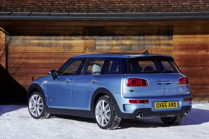 MINI представила универсал Clubman с системой полного привода