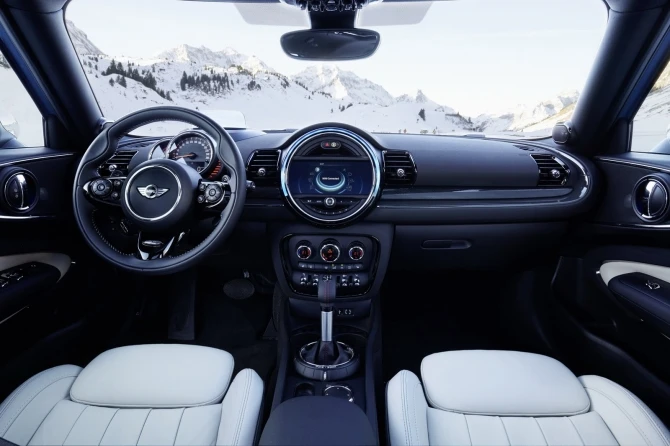 MINI представила универсал Clubman с системой полного привода