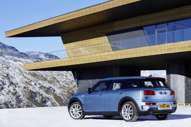 MINI представила универсал Clubman с системой полного привода