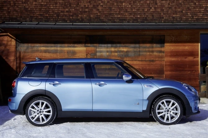 MINI представила универсал Clubman с системой полного привода