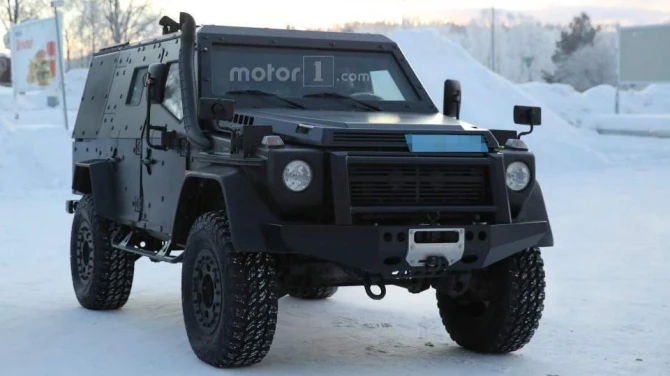 Mercedes вывел на тесты бронированный внедорожник