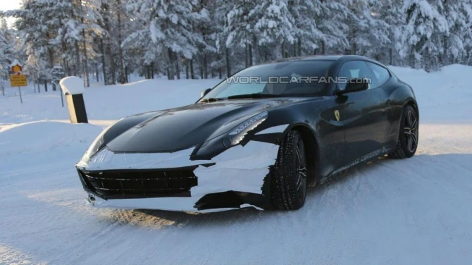 Ferrari обновила суперкар FF (фото)