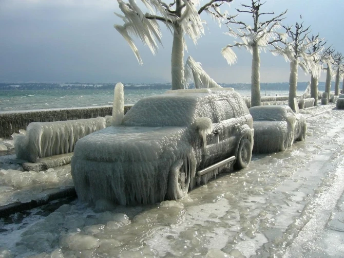 Что способен сделать с вашими автомобилями мороз (фото)