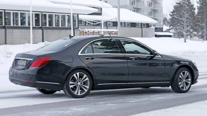 Опубликованы шпионские снимки рестайлингового Mercedes-Benz S-Class (видео)